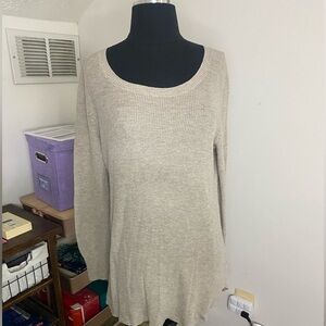 American eagle outfitters sweater it’s in great condition hardly worn